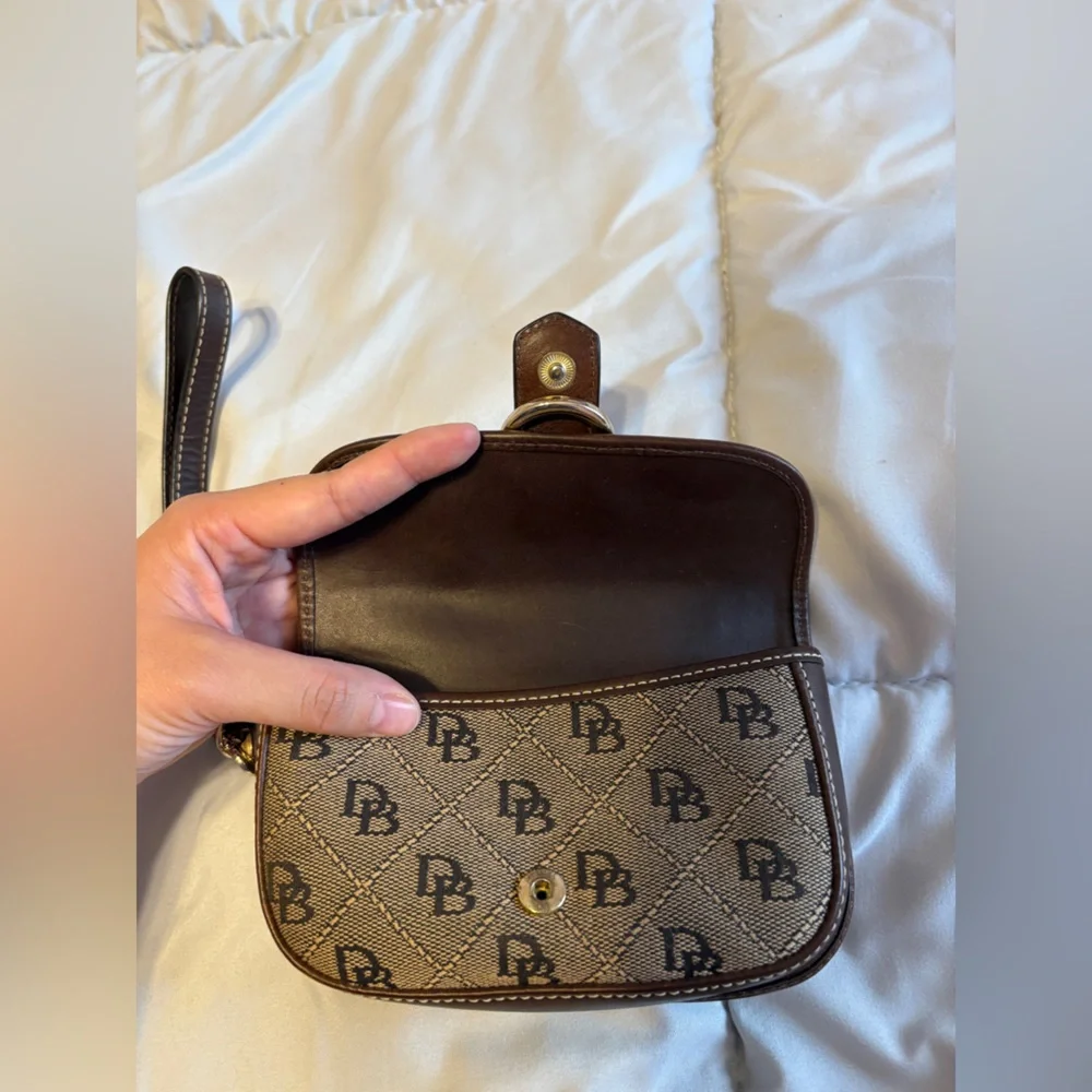 Dooney & Bourke vintage brown leather wristlet - Picture 6 of 9